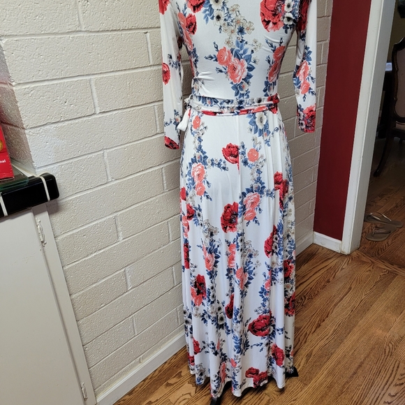 Beautiful Pink Blush Floral Dress - Picture 9 of 12